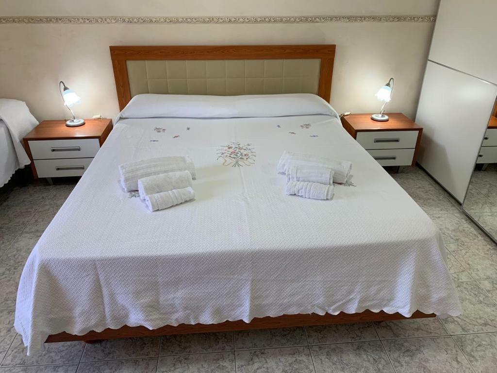 Playa Apartment Катания Екстериор снимка